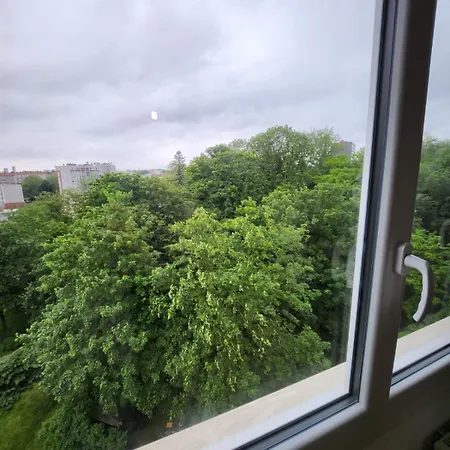 Le Montreuillois ! Parking Prive Et Metro A Proximite Montreuil (Seine-Saint-Denis)